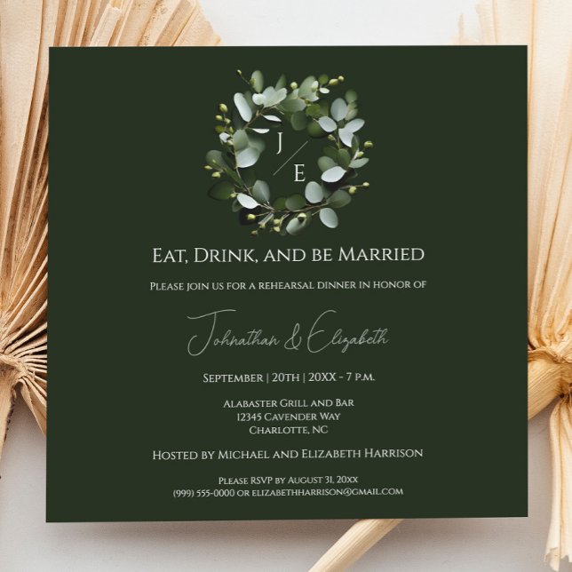 Modern monogram Eucalyptus Återandningsmiddag för  Inbjudningar (Dark Green Modern Monogram Eucalyptus Wreath Wedding Rehearsal Dinner Invitation)