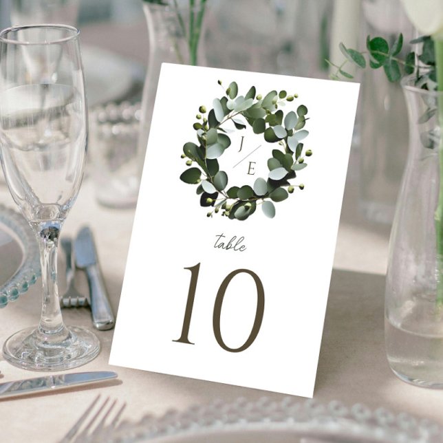 Modern monogram Eucalyptus Wandefrand Bröllop | Vi Bordsnummer (White Modern Monogram Eucalyptus Wreath Wedding Table Card)