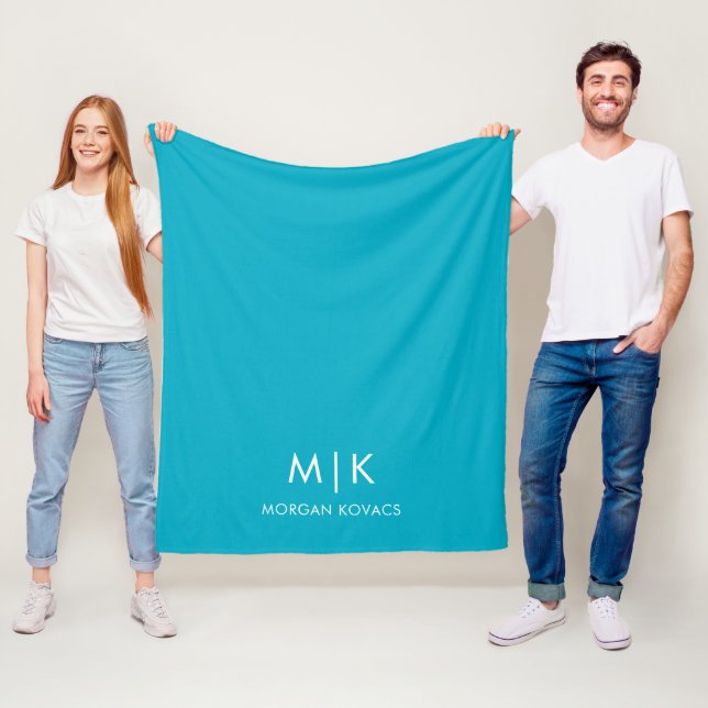 Modern Monogram Fleecefilt (På plats)