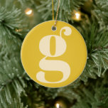 Modern Monogram - första Gulten av pastel i Brev Julgransprydnad Keramik<br><div class="desc">Tvätta det moderna monogrammet med det första brev du väljer,  i gult och grädde.</div>