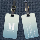 Modern monogram första Namn Teal Aqua-gradient Bagagebricka<br><div class="desc">Modern nedre typografi av fodral,  minimalistisk första utformning som kan ändras för att anpassas,  tillsammans med detaljerna på motsatt sida. Vit på en teal-till-akvahavsövertoningsbakgrund.</div>