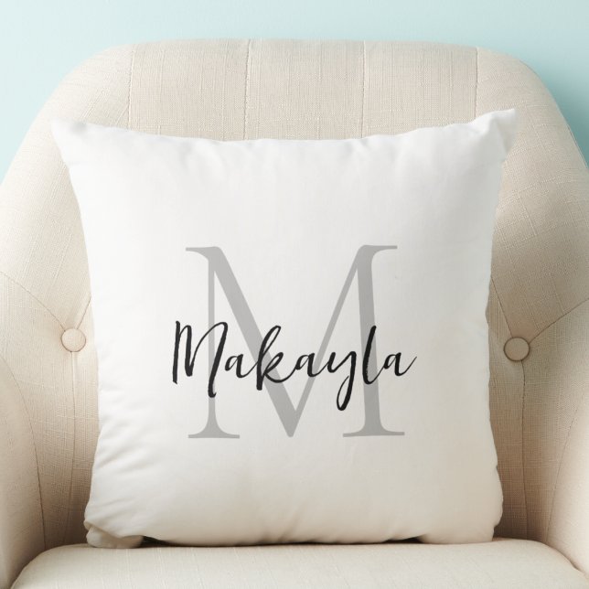 Modern monogram initial bokstavlig skriptnamn  kudde (Skapare uppladdad)
