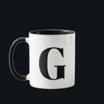 Modern Monogram Initial Brev Black Mugg<br><div class="desc">Enkelt,  trendig anpassningsbar initierar brev monogram kaffe mugg i modern minimalistisk typografi i svart. En personlig i perfekten.</div>