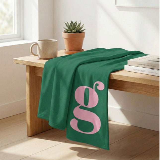 Modern Monogram Initial Letter Pink Green Preppy Fleecefilt (Skapare uppladdad)