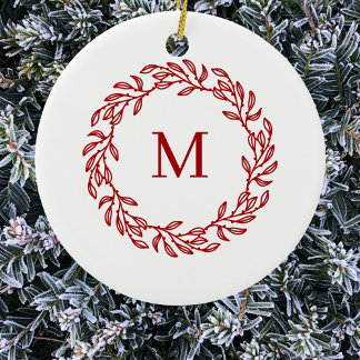 Modern Monogram Initial Red Löv och Berry Wandan Julgransprydnad Keramik