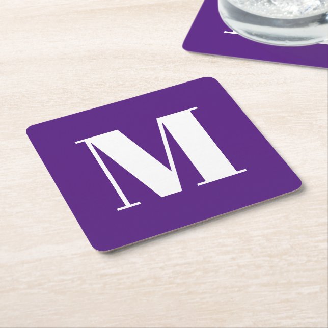 Modern monogram lila vit anpassningsbar brev underlägg papper kvadrat (Vinklad)