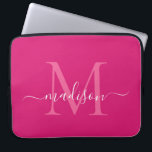 Modern Monogram Magenta Rosa Girly Script Namn Laptop Fodral<br><div class="desc">Modern Monogram Hett Magenta Rosa White Girly Chic Script sleeve Namn</div>