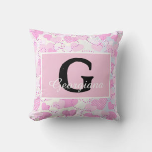 Modern Monogram Namn på Lila Rosa White Hearts Kudde