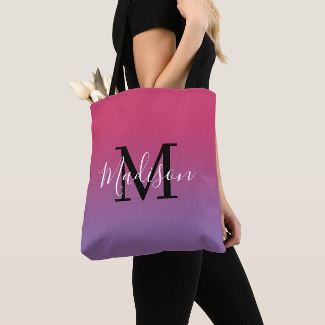 Modern Monogram Namn-Rosa till Lila-gradient Tygkasse (Närbild)