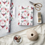 Modern Monogram Personlig Blommigt Bröllop Presentpapper<br><div class="desc">Modern klassisk monogram omgiven av rosa och andra vackra blommor. Perfekt för bröllop eller möhippor.</div>