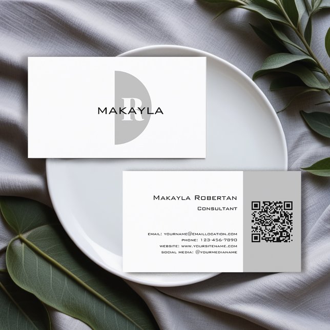 Modern monogram QR-kod Visitkort (Get these personalized business cards with a convenient QR code and modern design.)