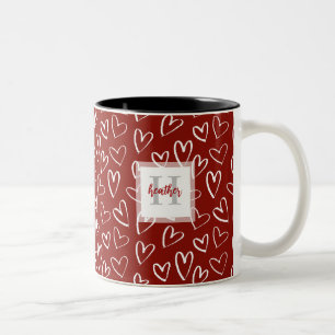 Modern Monogram Red Valentine Heart Mönster Två-Tonad Mugg