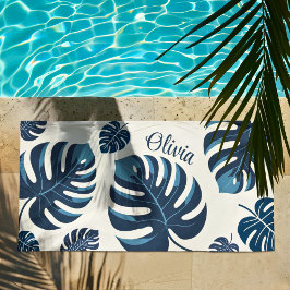Modern Monstera Löv Blue & White Beach Towel
