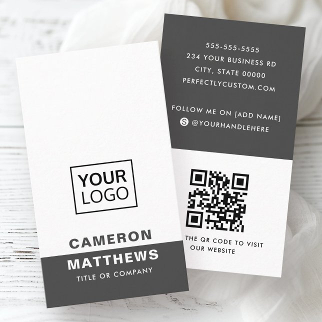 Modern mörk grått vit lägger till medieikoner för  visitkort (Modern dark gray white add logo social media icons business card)