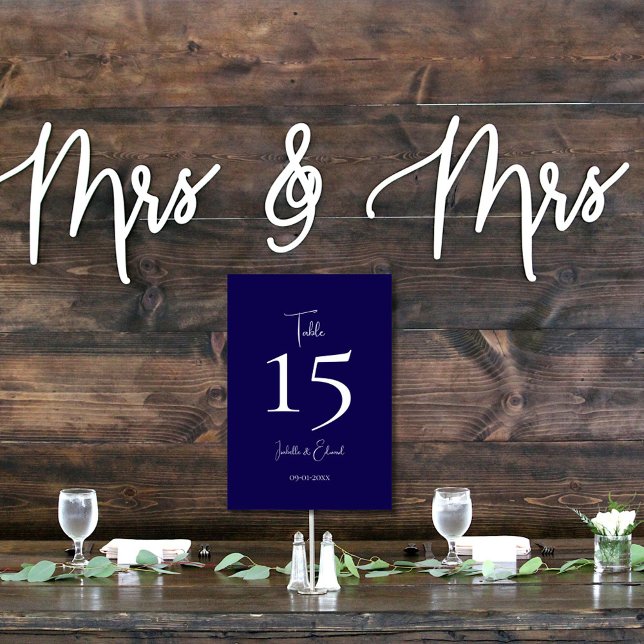 Modern Mörk Navy White Script Wedding Reception Bordsnummer (Skapare uppladdad)