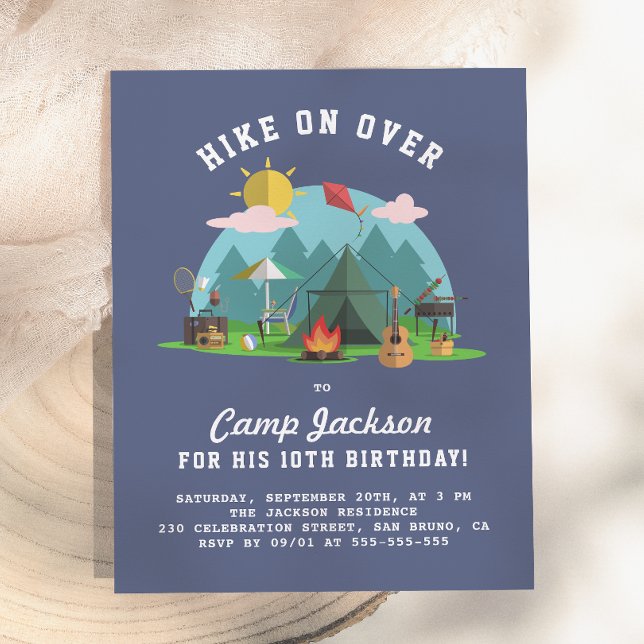 Modern mörkblå camping födelsedagsfest inbjudan vykort (Skapare uppladdad)