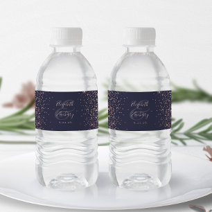Modern mörkblå roséguld glitter bröllop vattenflaskor etikett
