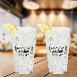 Modern mormors kök är alltid det bästa gåvan. glaskopp