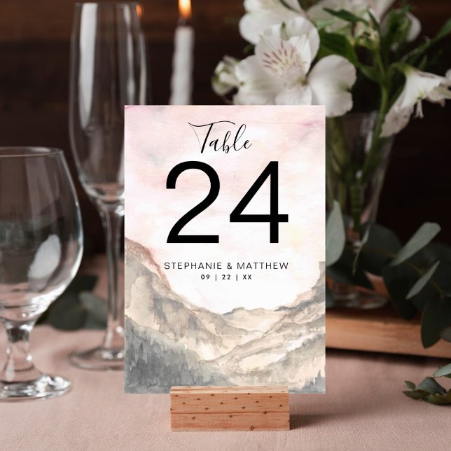 Modern Mountain Watercolor Bröllop Bordsnummer (Pink mountain watercolor rustic design table number card is perfect for your wedding reception.)