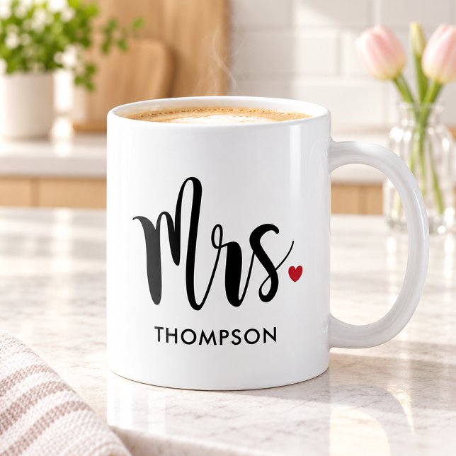 Modern Mrs Calligraphy Hjärtmonogram Kaffemugg (Skapare uppladdad)