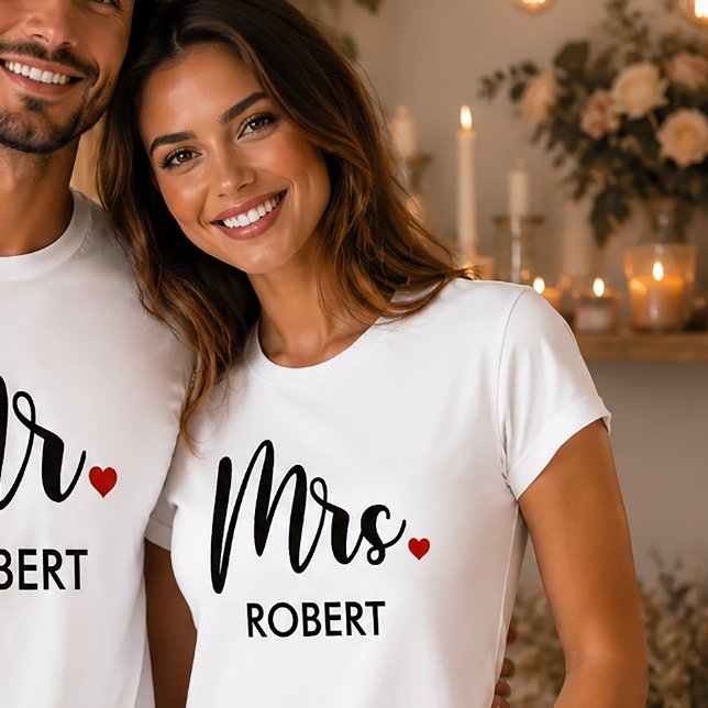 Modern Mrs Kalligrafi Hjärtmonogram T Shirt (Skapare uppladdad)