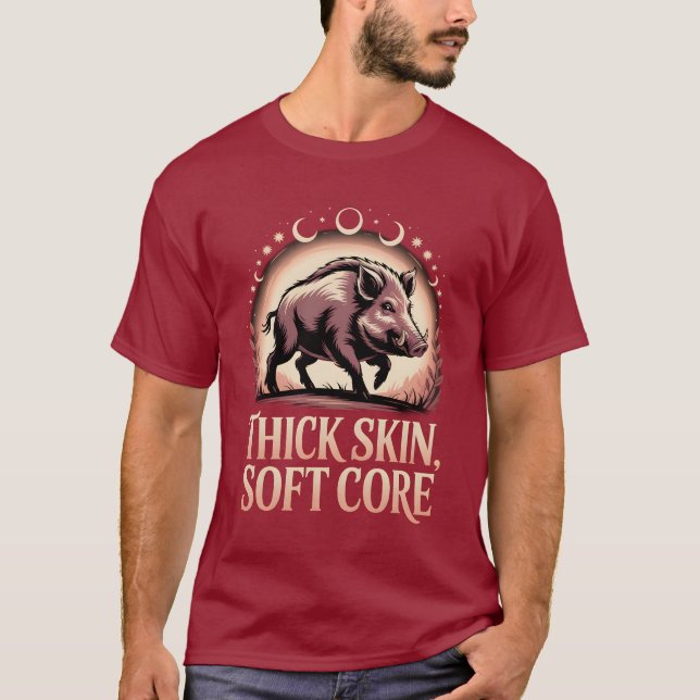 Modern Mystics Boar  – Thick Skin, Soft Core T Shirt (Framsida)