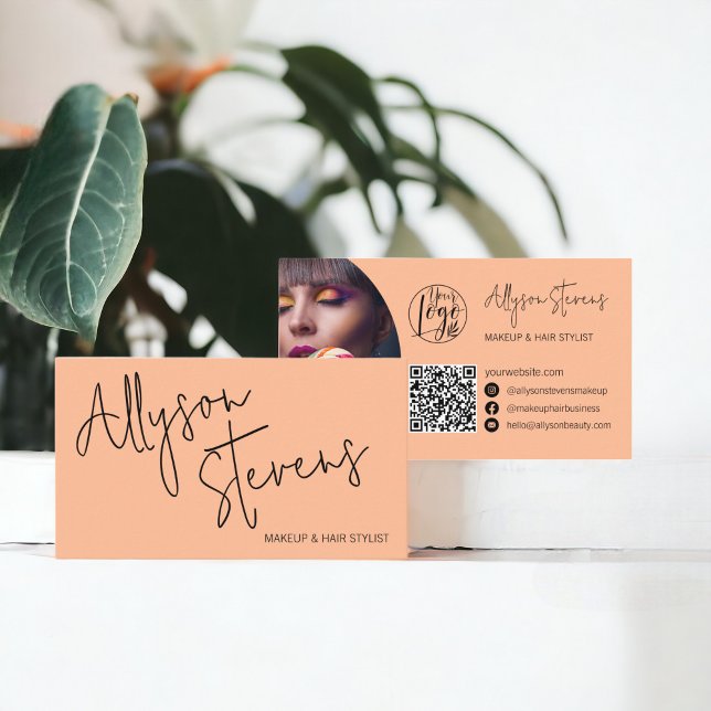 Modern namn-fet skript makeup-hårbit logotyp qr-pe visitkort (Modern name bold script makeup hair logo qr peach business card)
