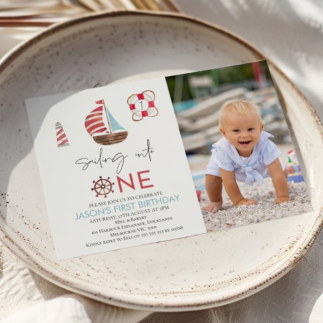 Modern nautisk sjöfart i första födelsedag inbjudningar (Boys Nautical Themed 1st Birthday Invitation Sail Boat First Birthday Invite baby Boy Surfing Into )