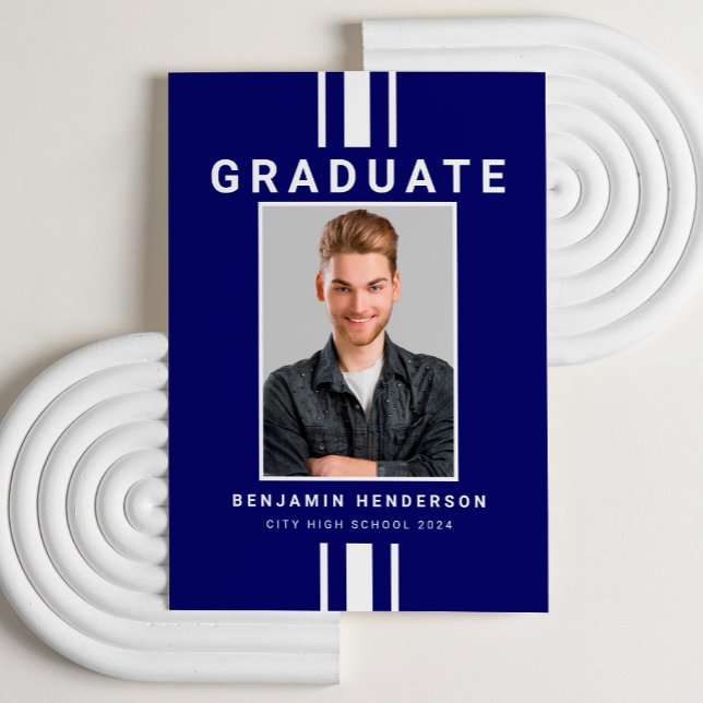 Modern Navy Blue Boy Photo Studenten Meddelande (Modern Navy Blue Boy Photo Graduation Announcement Card)