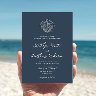 Modern Navy Blue Snäcka Beach Destinationsbröllop Inbjudningar