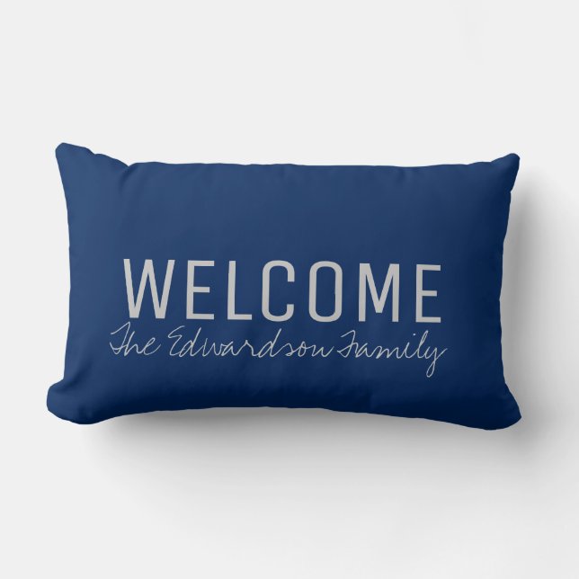 Modern navy blue Welcome Family monogrammad Lumbarkudde (Framsida)