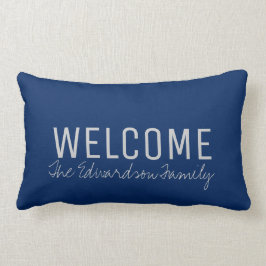 Modern navy blue Welcome Family monogrammad Lumbarkudde