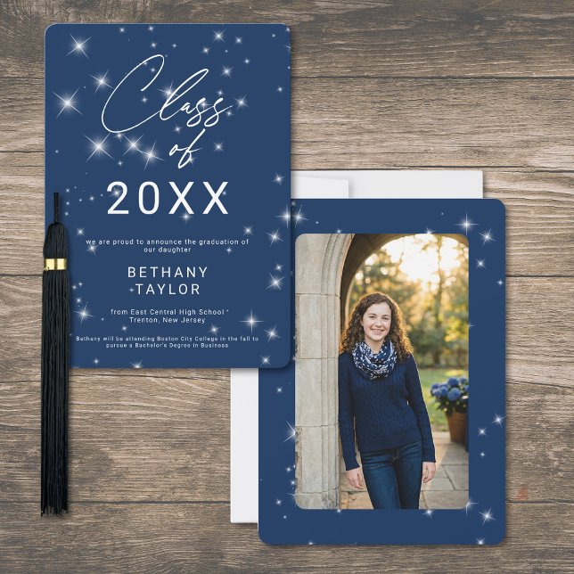 Modern Navy Blue & White Sparkle Graduation Meddelande (Modern Navy Blue & White Sparkle Graduation Announcement)