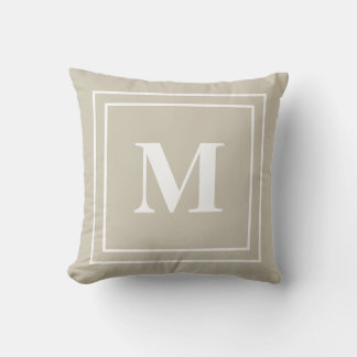 Modern Neutralt Tan Monogram Kudde