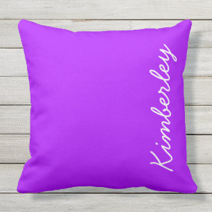 Modern nyare lila trendig mode färger monogram kudde