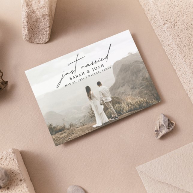 Modern Nygifta 3 Foto QR-kod Bröllop Meddelande (Just Married! Share Our Joy with Our Wedding Announcement. 💍💌 [Customize Here])