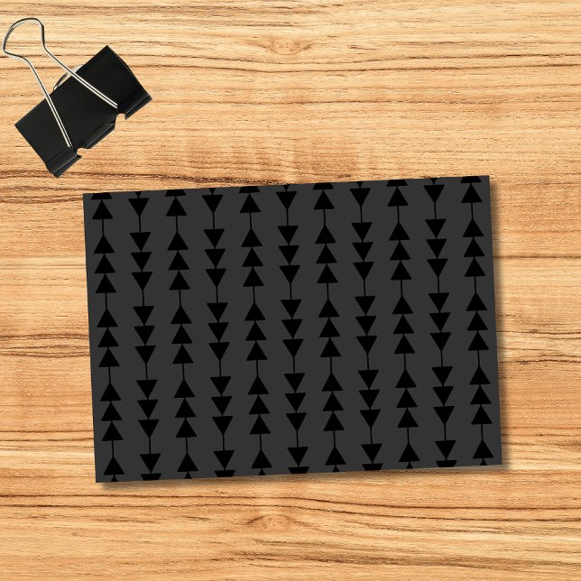Modern och Snyggt Black Hanging Triangles på Smoky Post-it Block (Skapare uppladdad)