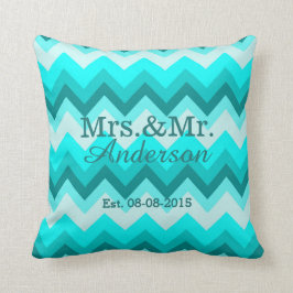 Modern ombre turcoise chevron mr och Mrs. Kudde