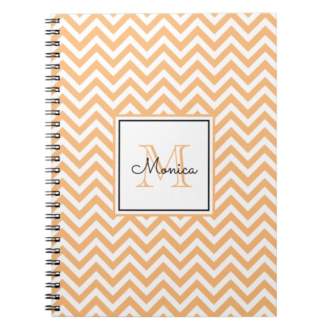 Modern Orange Chevron Mönster med Monogram Anteckningsbok (Framsidan)