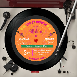 Modern Orange och Rosa Bröllop i Retro Vinyl Recor Inbjudningar