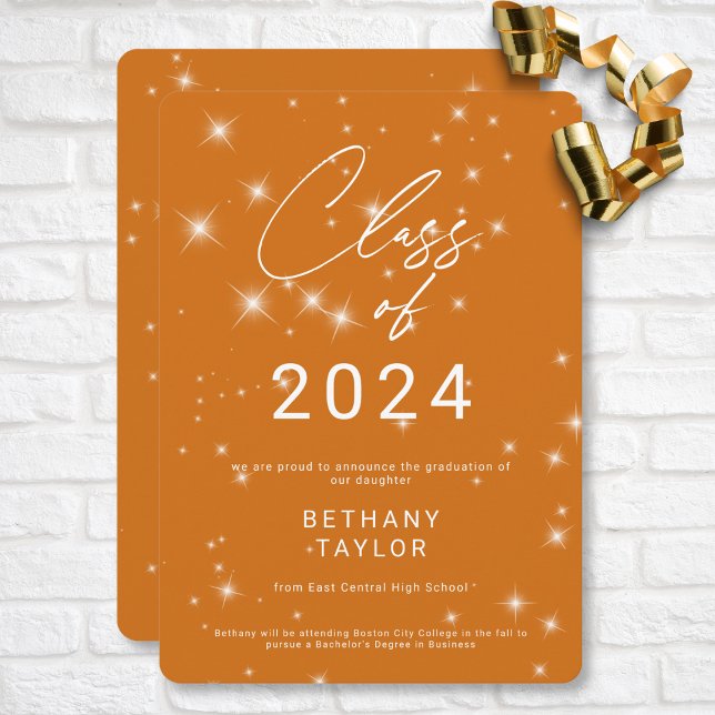 Modern Orange och vit Gnistra Studenten Meddelande (Modern Orange & White Sparkle Graduation Announcement)