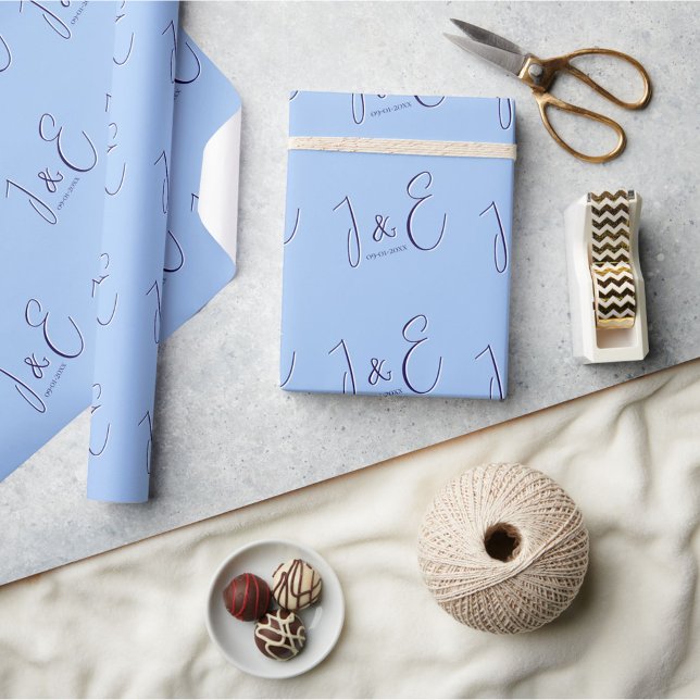 Modern par inledande monogram och datum Baby blue Presentpapper (Skapare uppladdad)