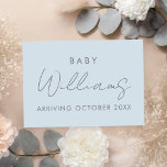 Modern Pastel Blue Minimalist-Gravid Meddelande<br><div class="desc">Modern blått minikort för pastellblått personlig namn gravid. Berätta för dina vänner och din familj att du förväntar dig minimal utformning med den här eleganten.</div>