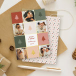 Modern Pastel & Guld Julgran Photo Collage<br><div class="desc">Öka dina semesterhälsningar med vårt Foil Helgdag Card. En bedövande 5-fotokollage skiner i pasteller och guld, försedd med festive Julgran. Meddelandet "Merry and Bright" i sans-serif-teckensnitt ger en aning elegans, medan din familj namn och år ger en personlig anslutning. Den omvända sidan har en charmerande mönster av julbalar. Upptäck säsongens...</div>
