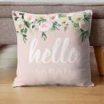 Modern Pastel Rosa Flowers Hej och du Namn Kudde<br><div class="desc">Modern Pastel Rosa Flowers Hej och du Namn</div>