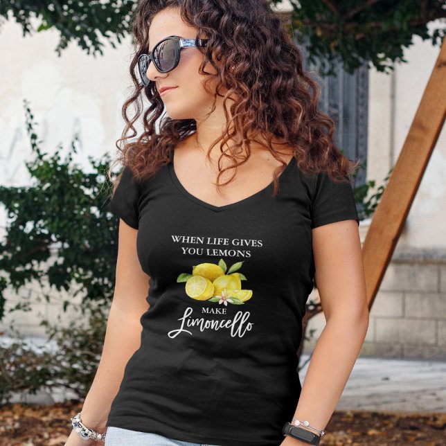 Modern penselskript Limoncello Lemons Black V-Nack T Shirt (Many shirt sizes, colors & styles to choose from.)