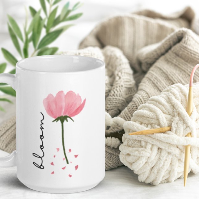 Modern Peony Watercolor Blommigt Script "Bloom" Kaffemugg (Skapare uppladdad)