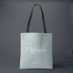 Modern Personlig, bridesmaider Tygkasse<br><div class="desc">Modern Personlig Bridesmaids Tote Bag med personlig bridesmaid's namn i vitt,  modernt typsnitt stil med rubrik och bröllop datum i modernt sans serif-typsnitt stil på sidans grönt. Även perfekt för Maid of honor,  Flower Girl,  Budens mamma m.fl.</div>
