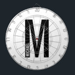 Modern Personlig, djärv Monogram och Namn Darttavla<br><div class="desc">Modern Monogramdesign med personlig monogram brev "M" och namn i modernt fet sans serif font stil. Perfektens gåva till honom,  fars dag-gåva med mera.</div>