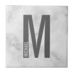 Modern Personlig, djärv Monogram och Namn Kakelplatta<br><div class="desc">Modern Monogramdesign med personlig monogram brev "M" och namn i modernt fet sans serif font stil. Observera att marmordetaljer simuleras i teckningen. Ingen egentlig marmor kommer att användas i produktens skapar.</div>